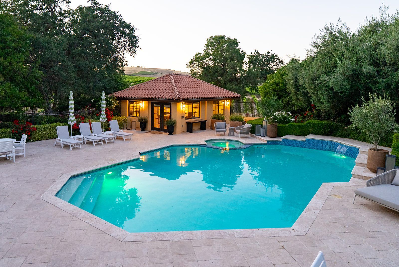 Pool and poolhouse at Villa San-Juliette