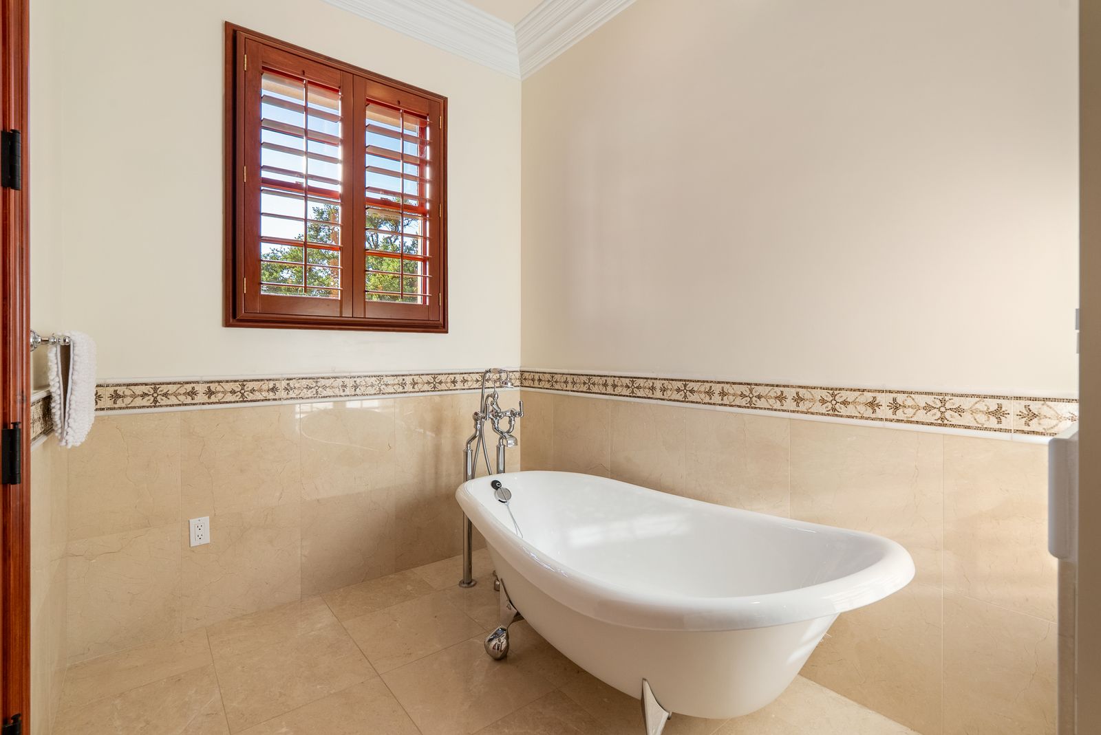 West Villa upstairs bathroom with freestanding tub