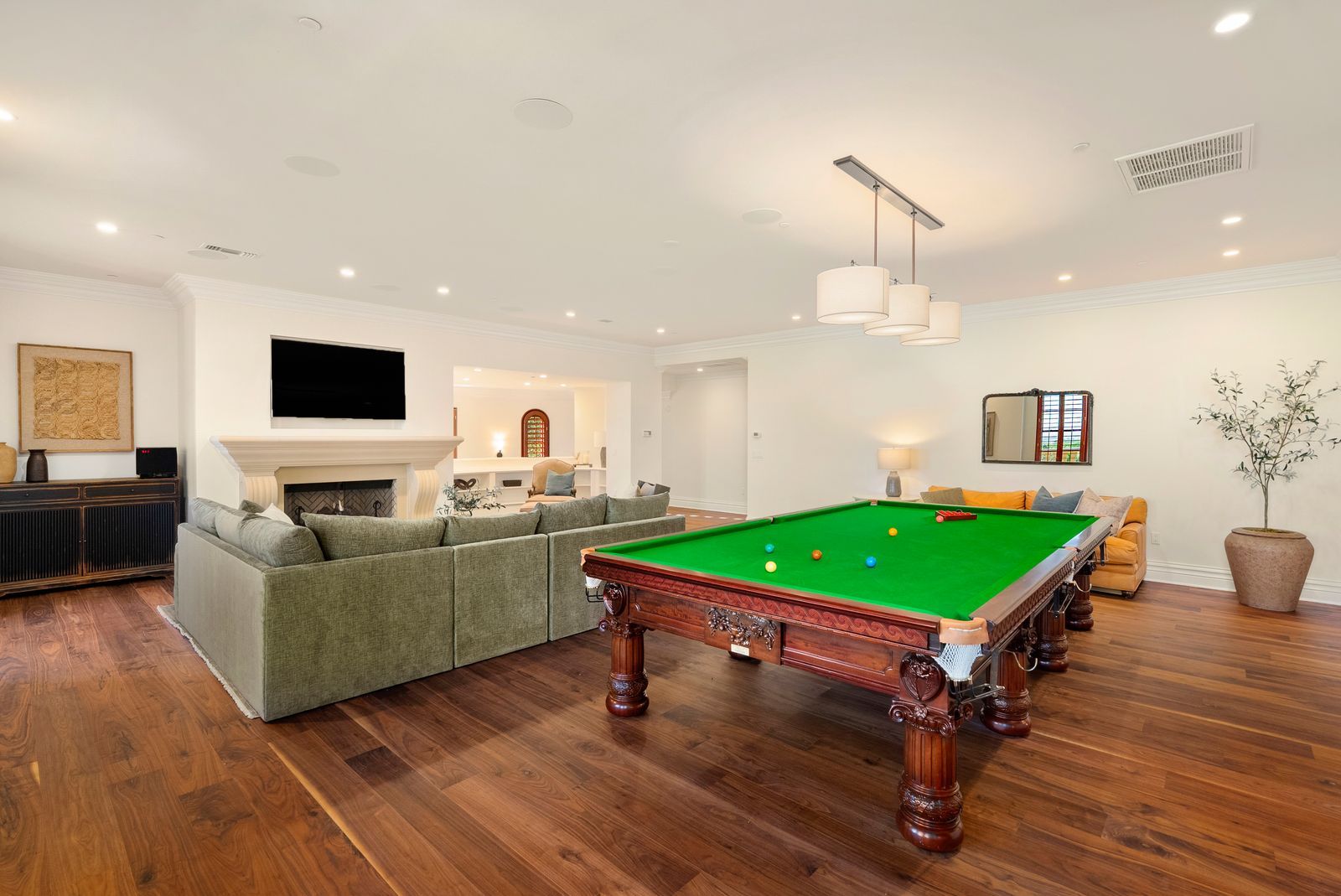 Wide view of the West Villa upstairs lounge